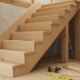 Особенности монтажа деревянных лестниц на второй этаж