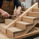 Ручная работа в производстве лестниц