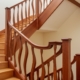 Фигурные поручни для деревянных лестниц